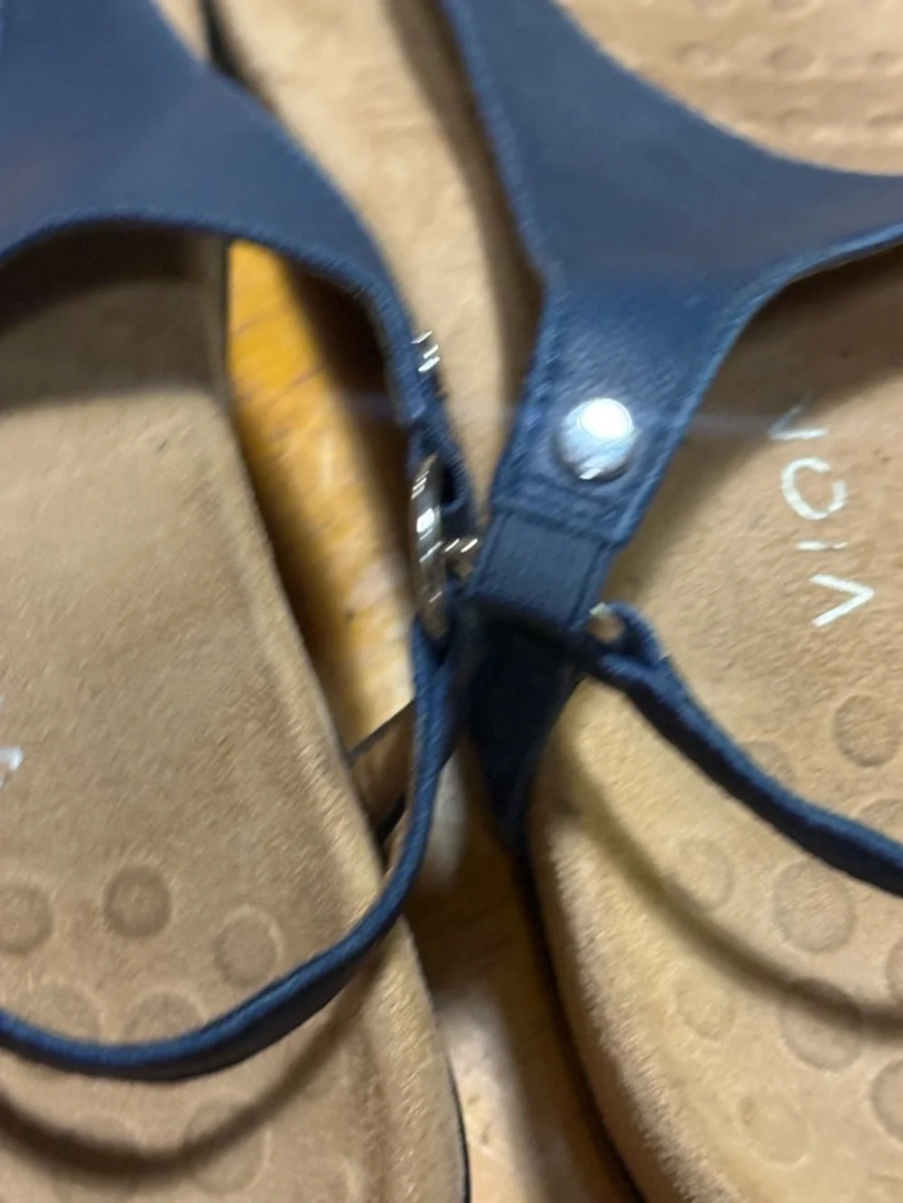 Vionic Kirra thong sandal leather upper adjustable strap supportive footbed 9.5 - Picture 7 of 9